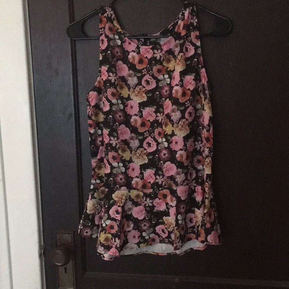 Sleeveless blouse